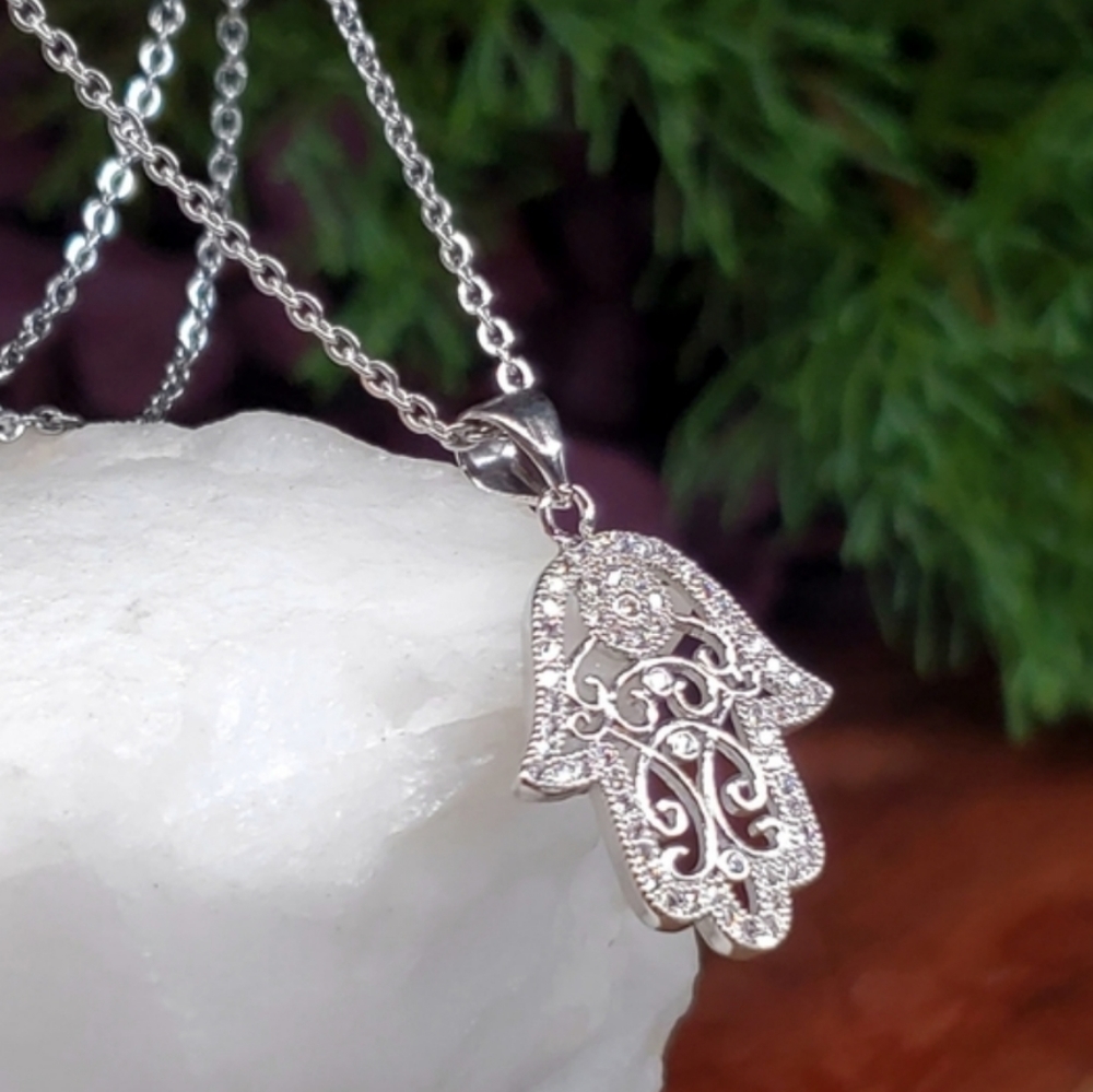 Best Gift For Lady Platinum plated Hamsa Hand Pendant Necklace